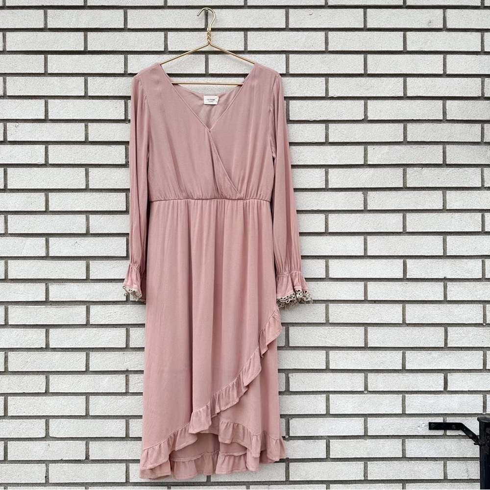 143 Story Blush Rose Long Sleeve Lace Trim Faux Wrap Elastic Waist Midi Dress L